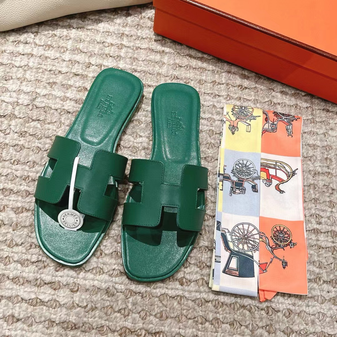 UA Hermès Oran sandal