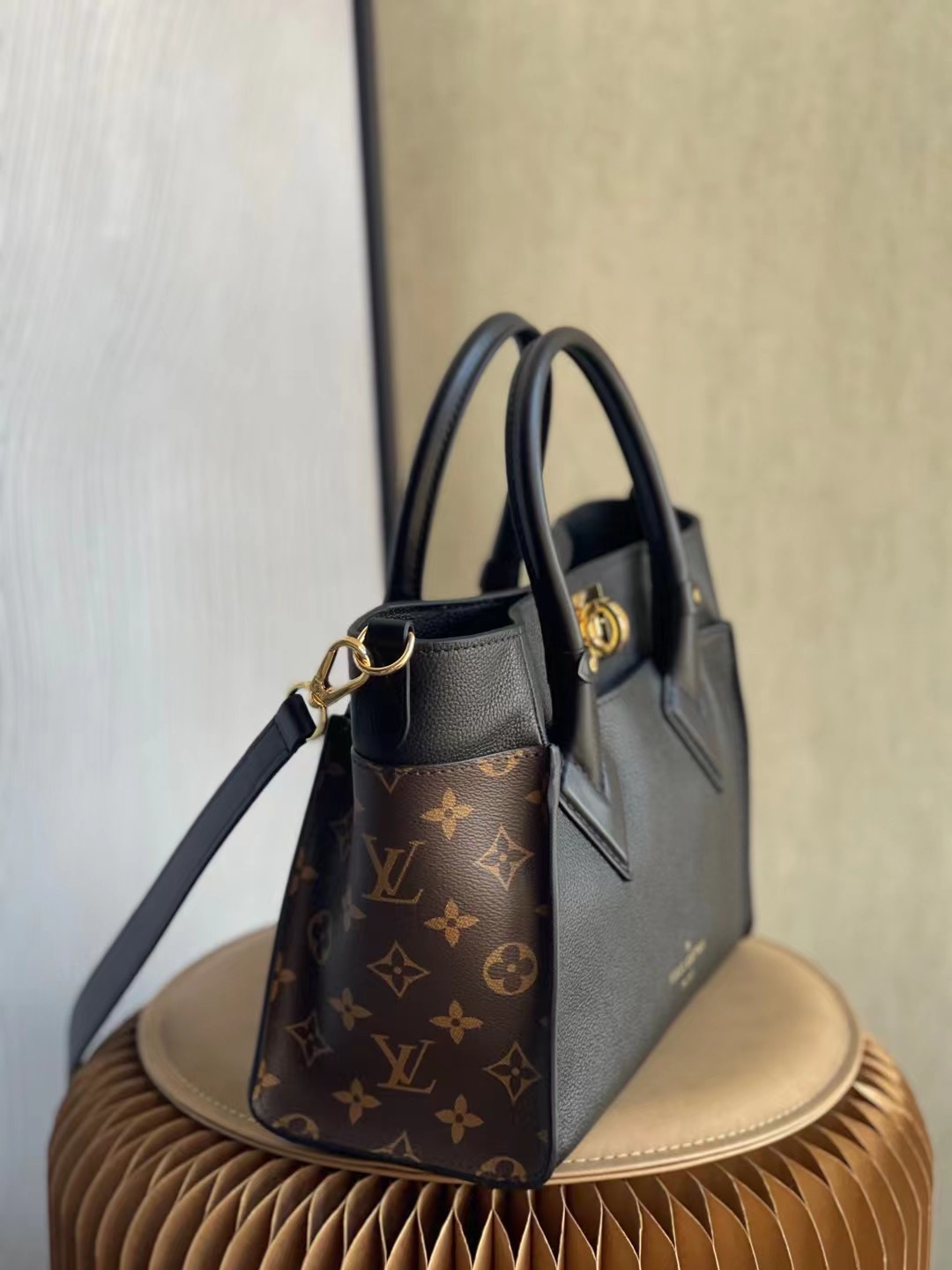 LV ON MY SIDE PM M57728