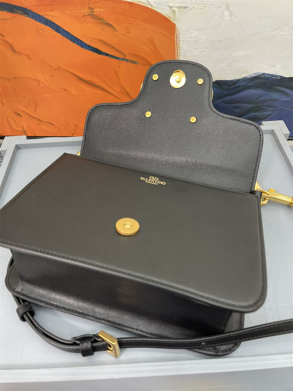 VALENTINO GARAVANI LOCÒ CALFSKIN SHOULDER SMALL BAG BLACK 22 x 16 x 7 cm