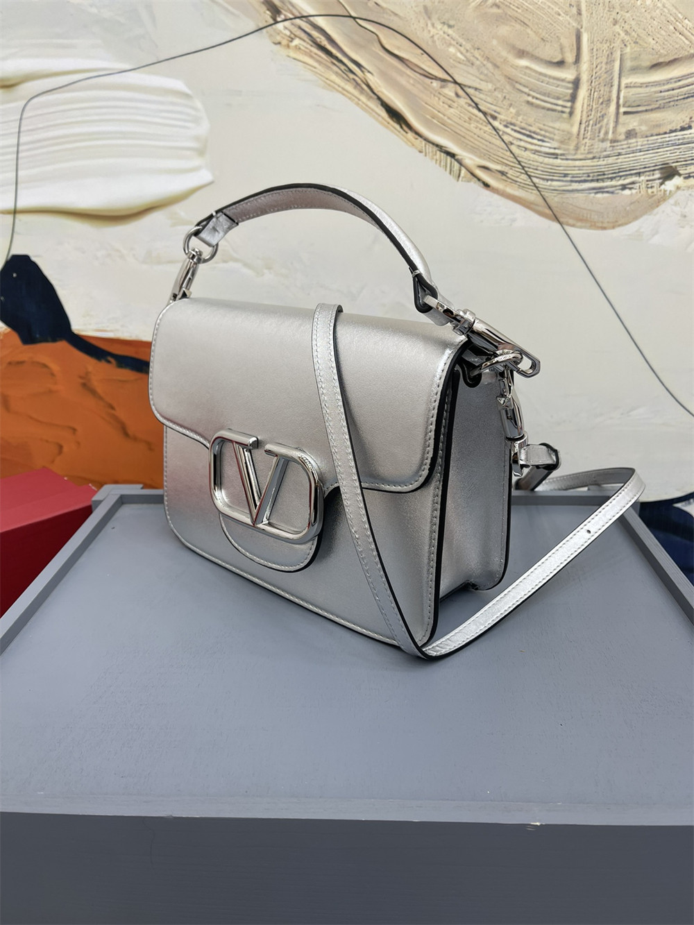 VALENTINO GARAVANI LOCÒ CALFSKIN SHOULDER SMALL BAG SILVER 22 x 16 x 7 cm