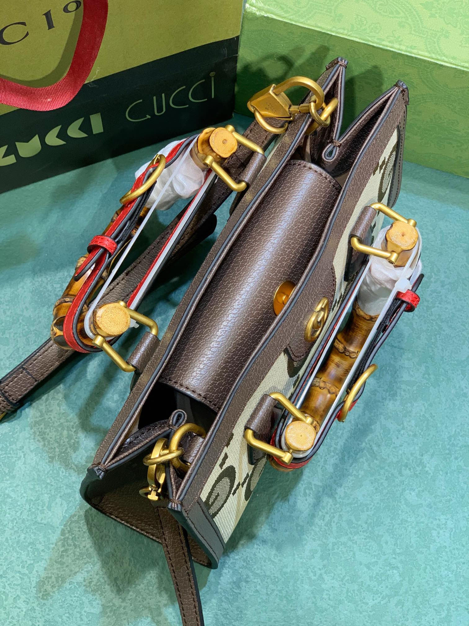 G*u*i diana small shoulder bag 25w x 16h x 9d cm