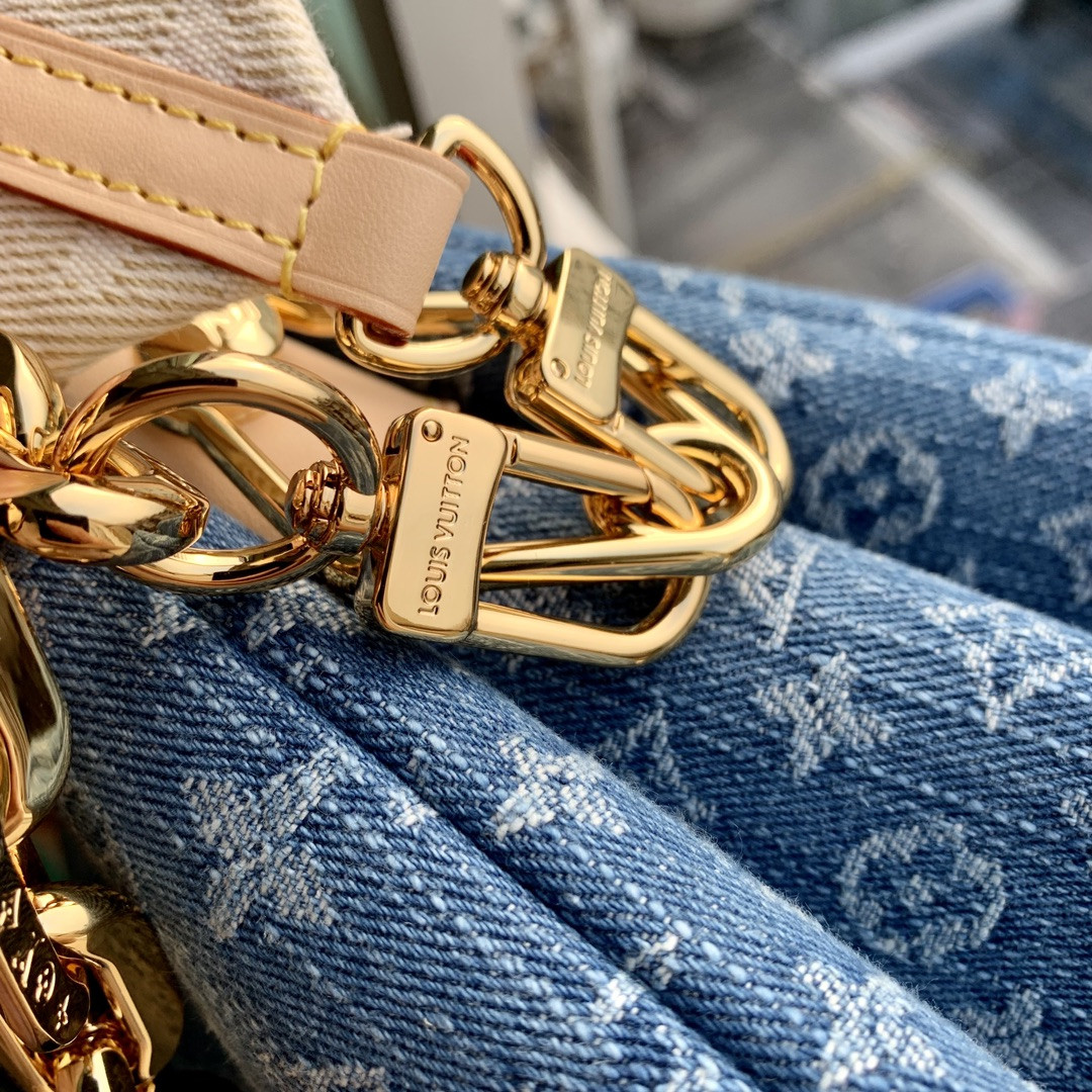 l0*is V*t0n m24564 coussin pm 10.2 x 7.9 x 4.7 inches