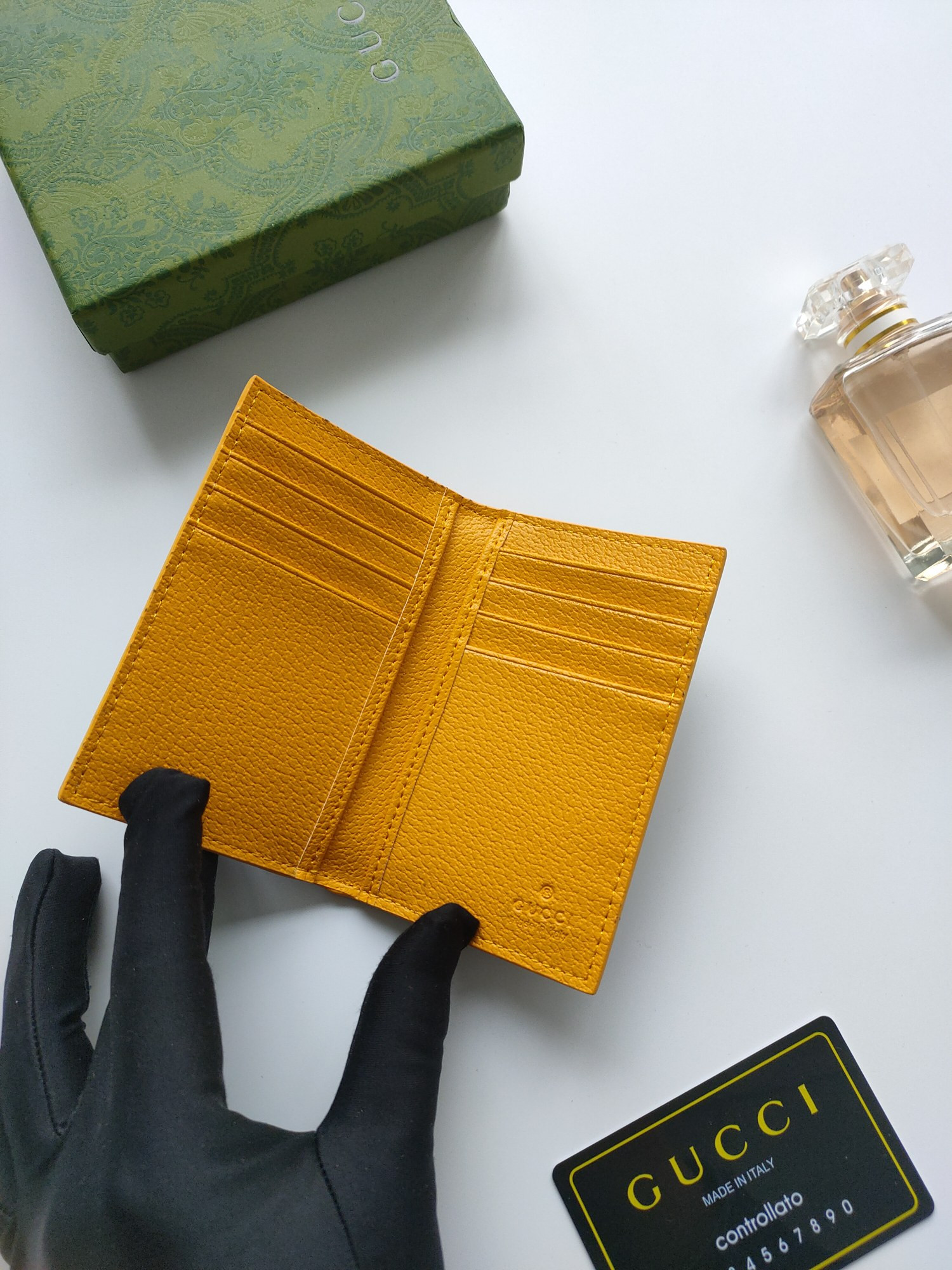 G*u*i gg card case wallet