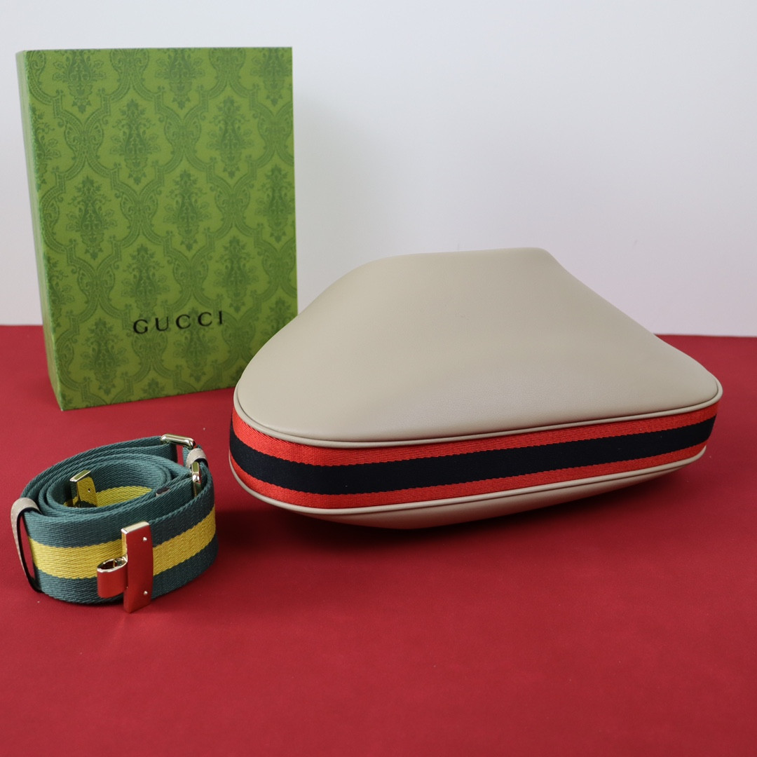 G*u*i attache medium shoulder bag gray 13.8″w x 12.6″h x 2.4″d