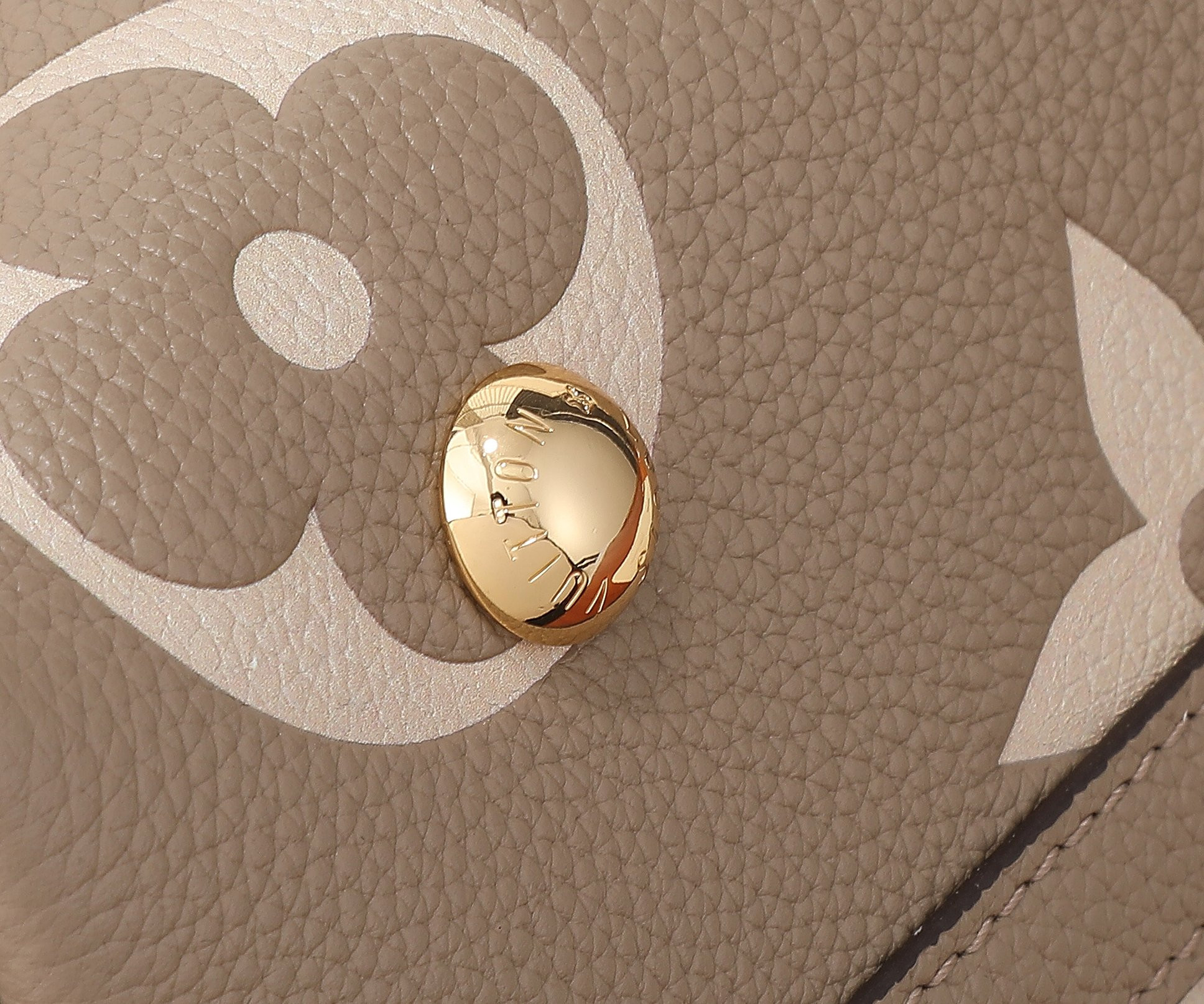 LV  CarryAll PM M47180 11.6x9.4x4.7 inches