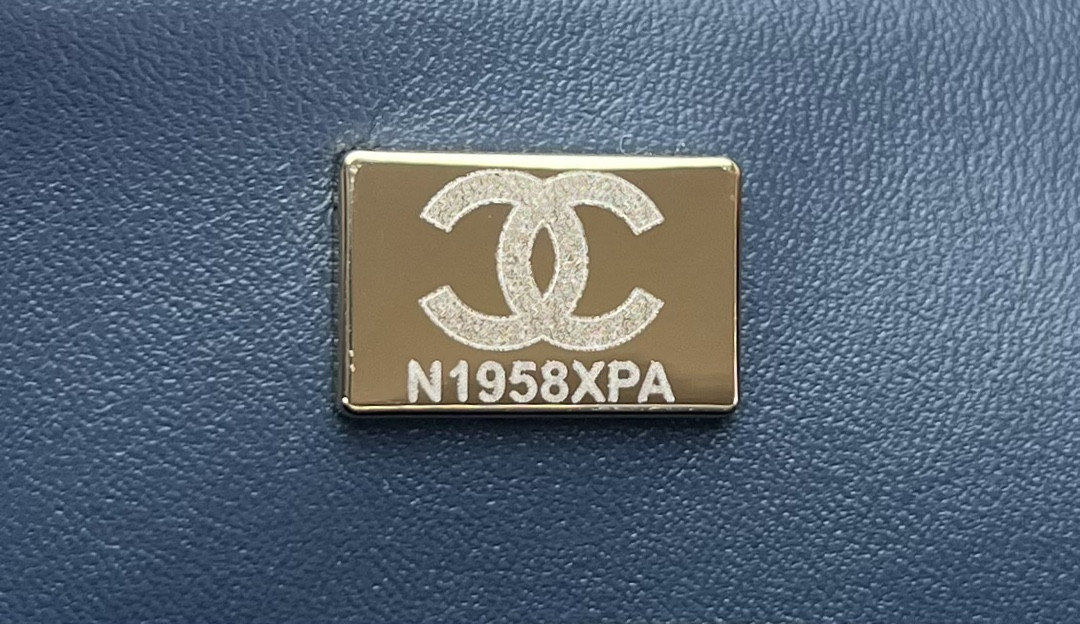 Ch*el classic 11.12 handbag tweed & gold-tone metal 6 × 9.9 × 2.5 in