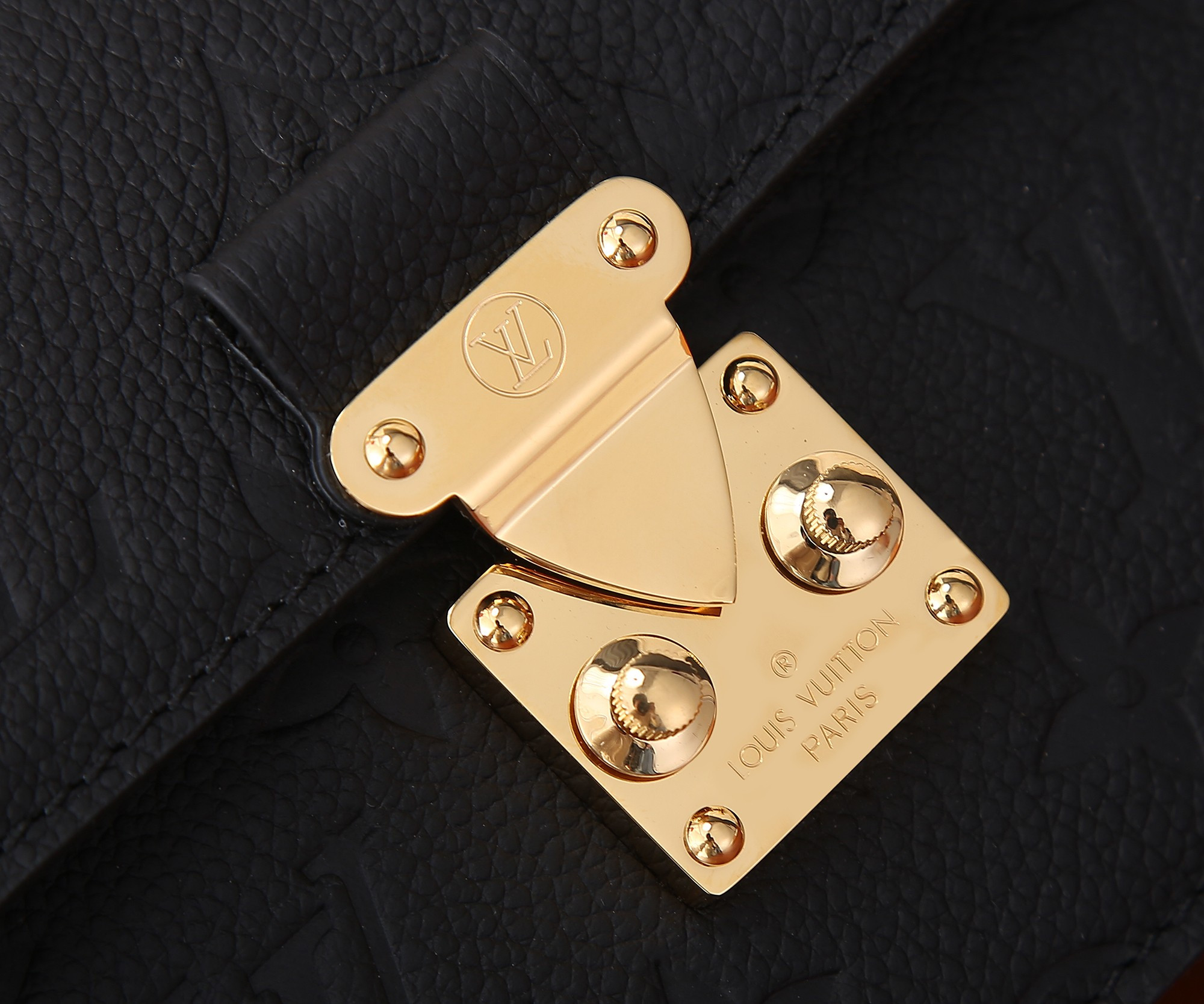 LV Wallet On Chain Métis M82637 7.5 x 4.3 x 2.2 inches