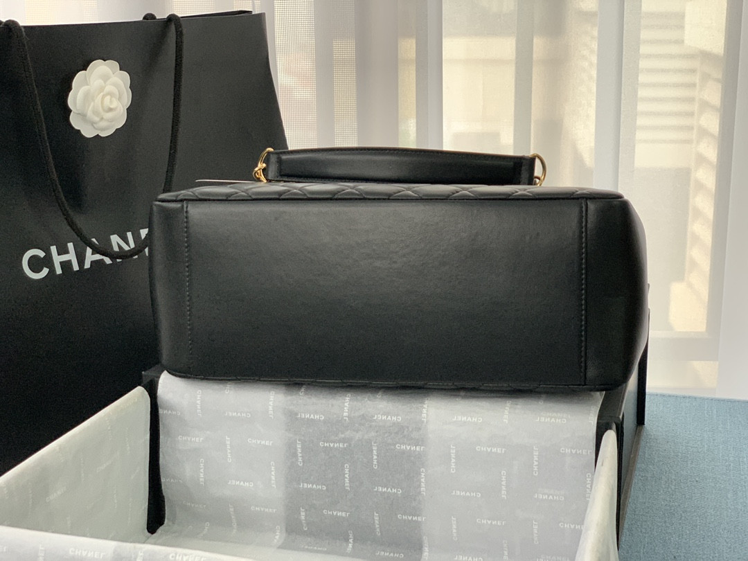 Ch*el gst lambskin leather hardware 24x33x13cm