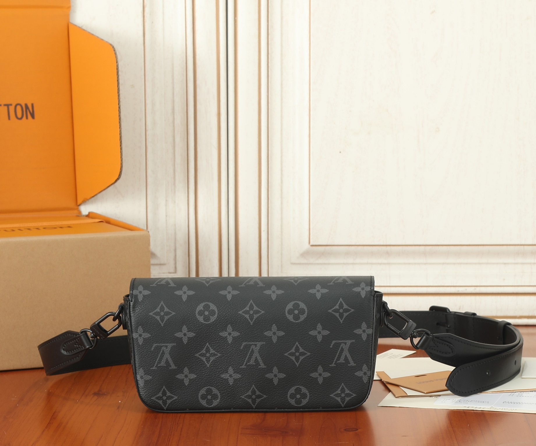 LV Montsouris Wearable Wallet M83567 8.7 x 4.7 x 2.4 in