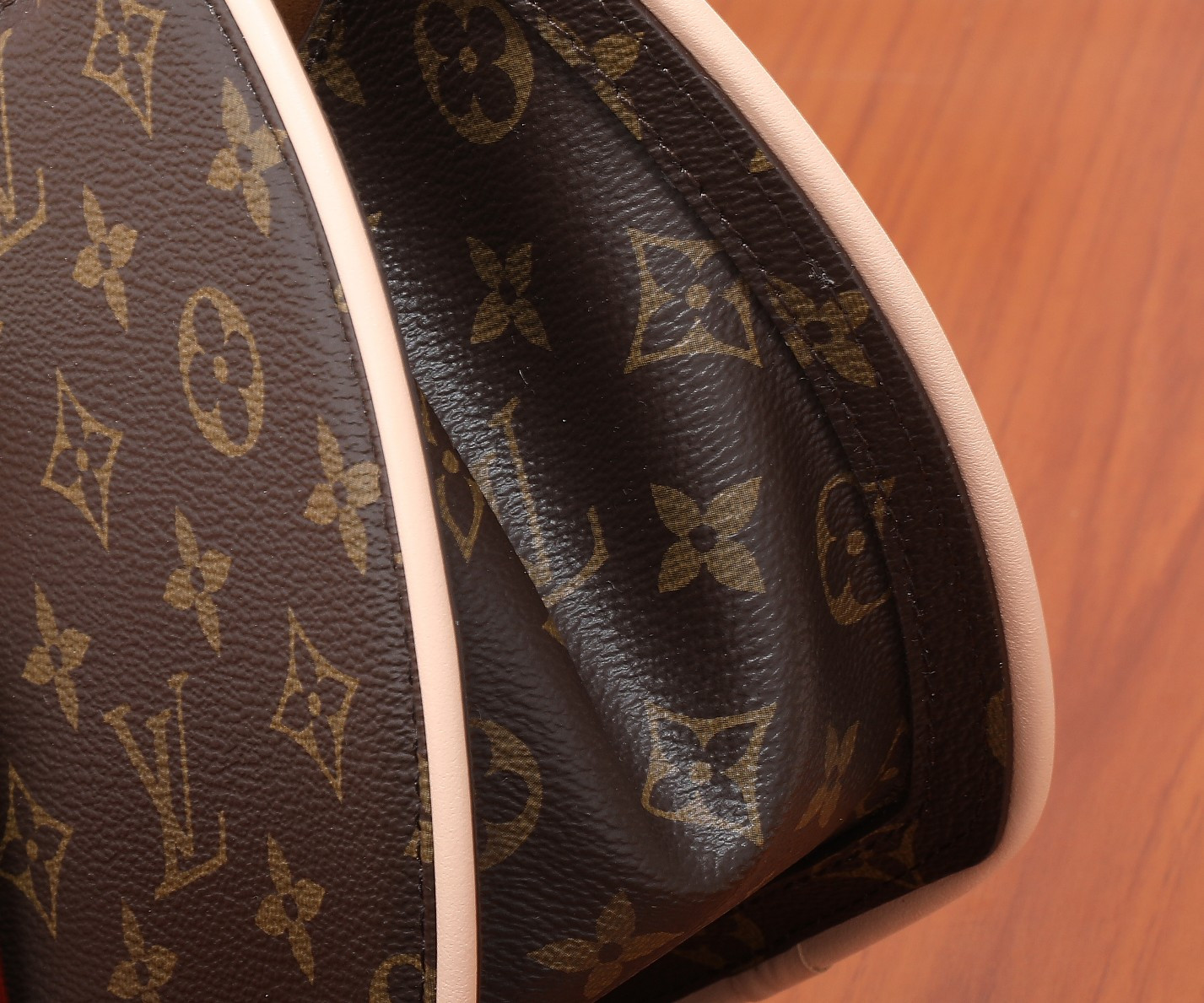 LV Around Me PM M47117 8.9 x 8.3 x 2.8 inches