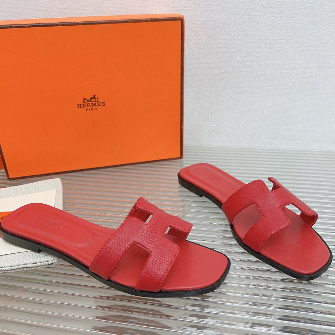 UA Hermès Oran sandal