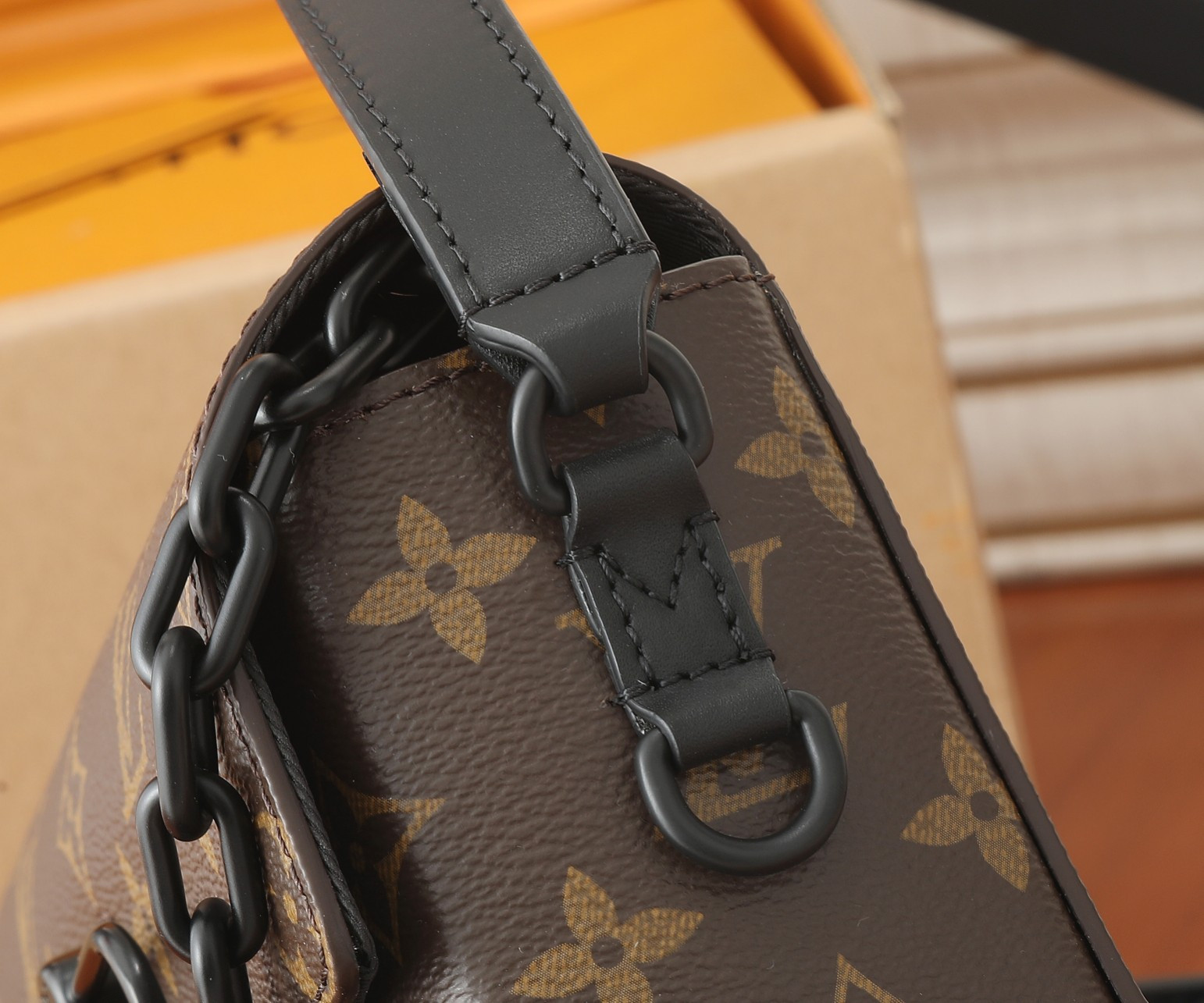 LV Steamer Wearable Wallet M83613 7.1 x 4.3 x 2.6 inches