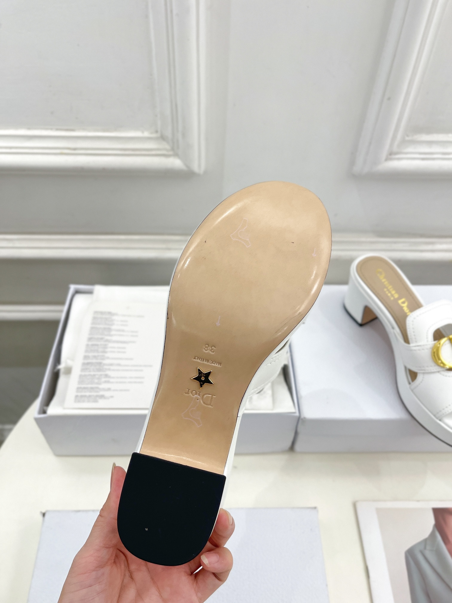 ua D*or 30 montaigne platform slide