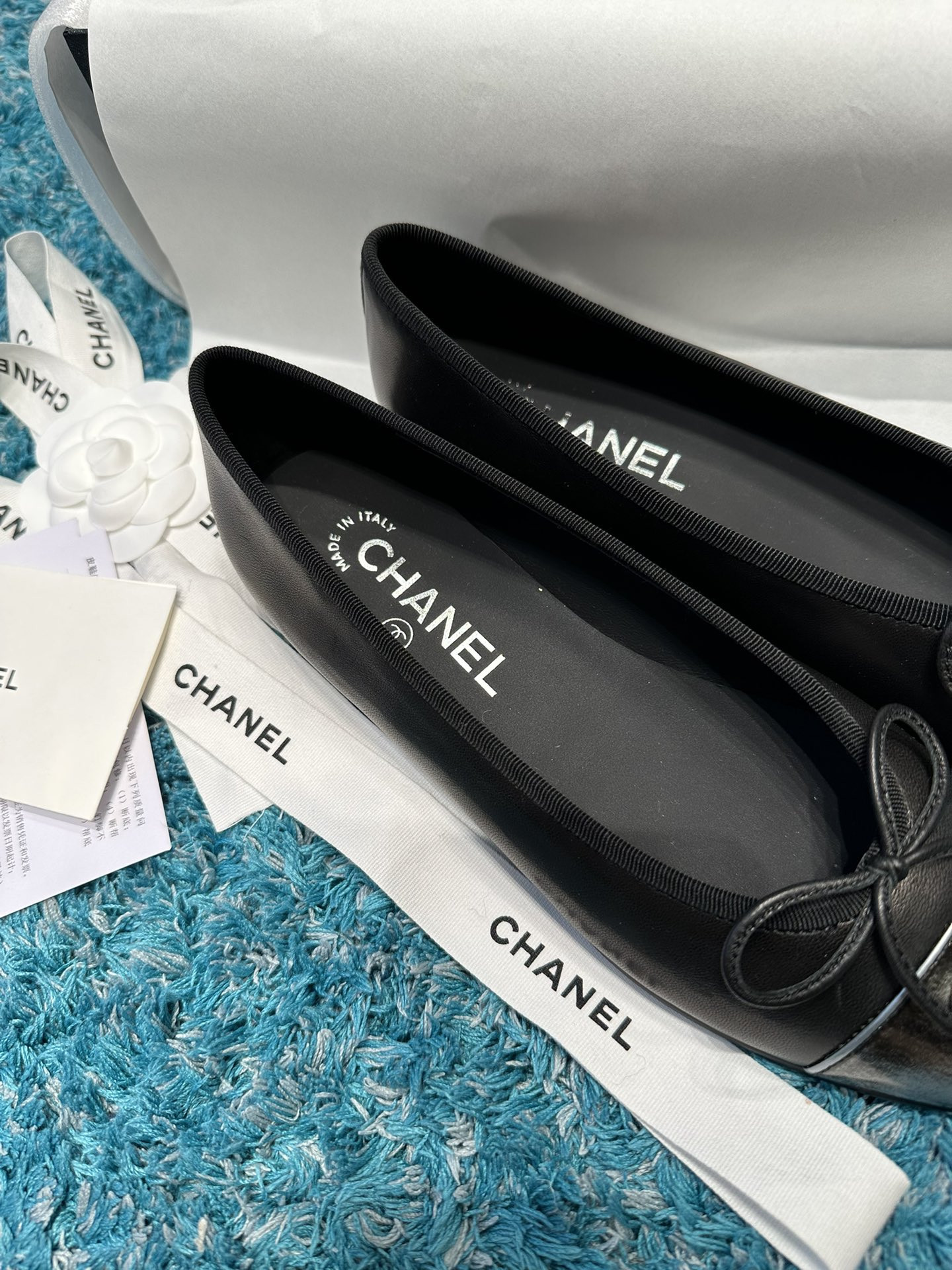 ua Ch*el ballet flats