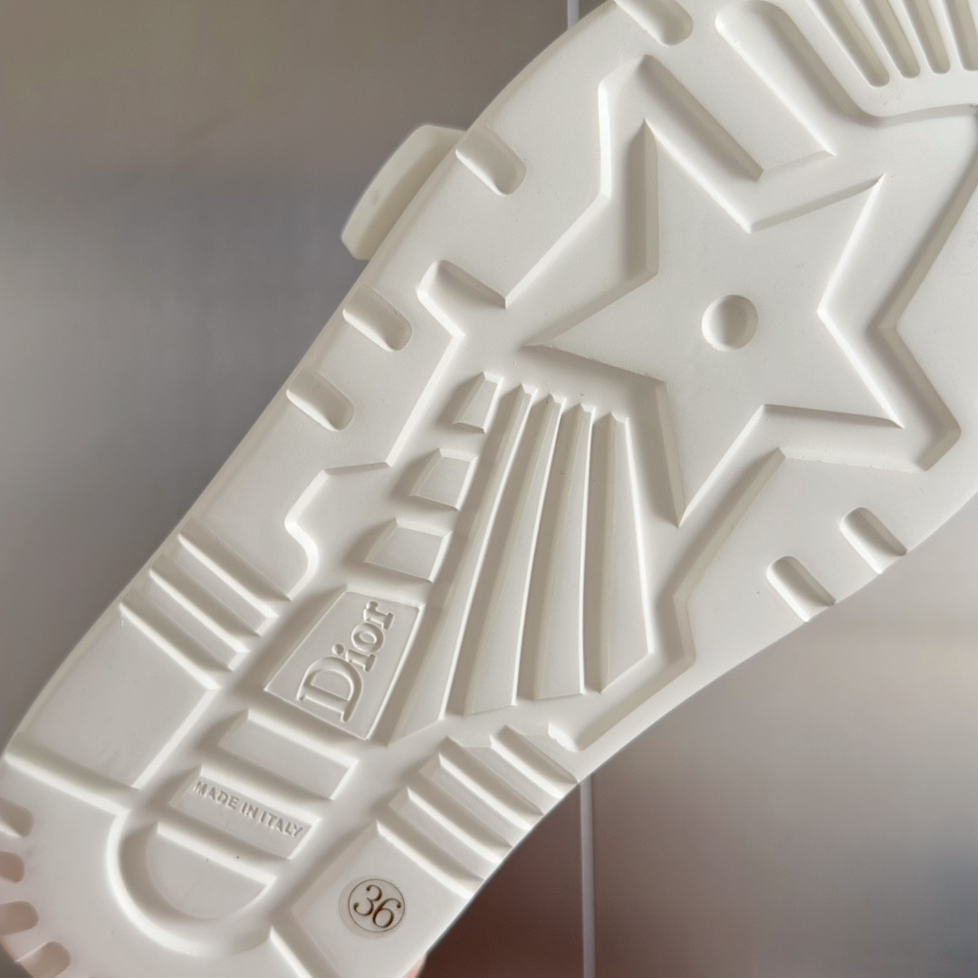 ua D*oriviera dio(r)evolution slide white