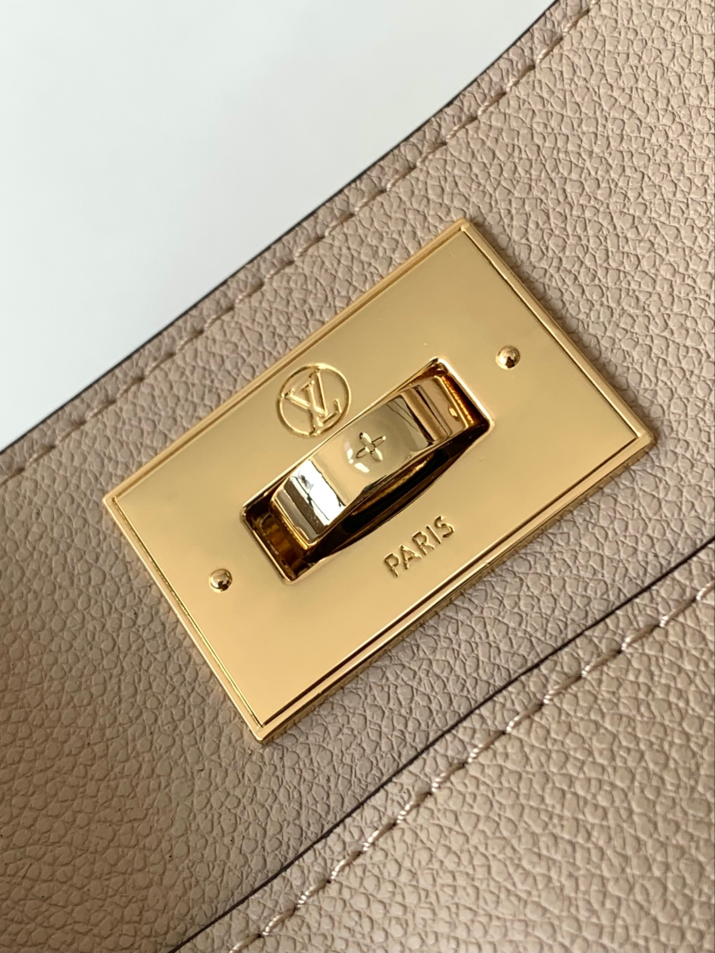 LV ON MY SIDE MM M58485 12 x 9.6 x 5.5 inches