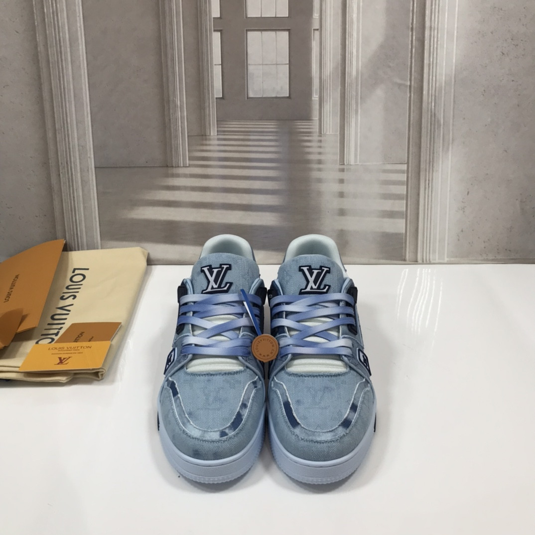 UA LV Trainer Sneaker