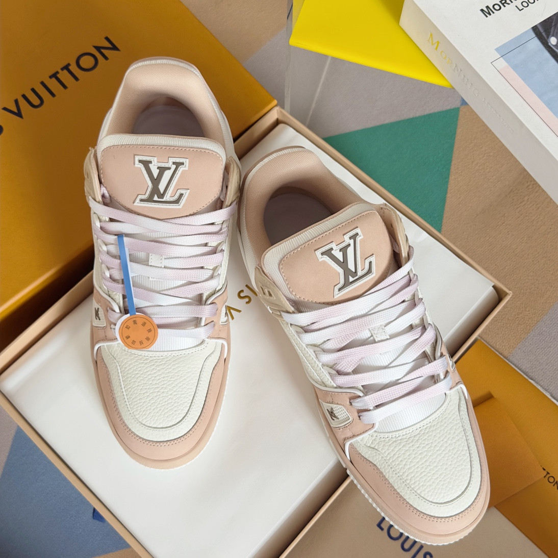 UA LV Trainer Sneaker