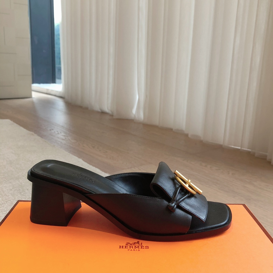 UA Hermès Isle sandal