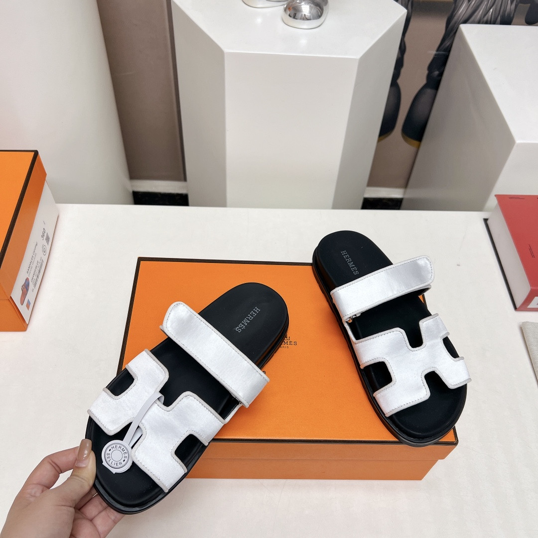 UA Hermès Chypre sandal