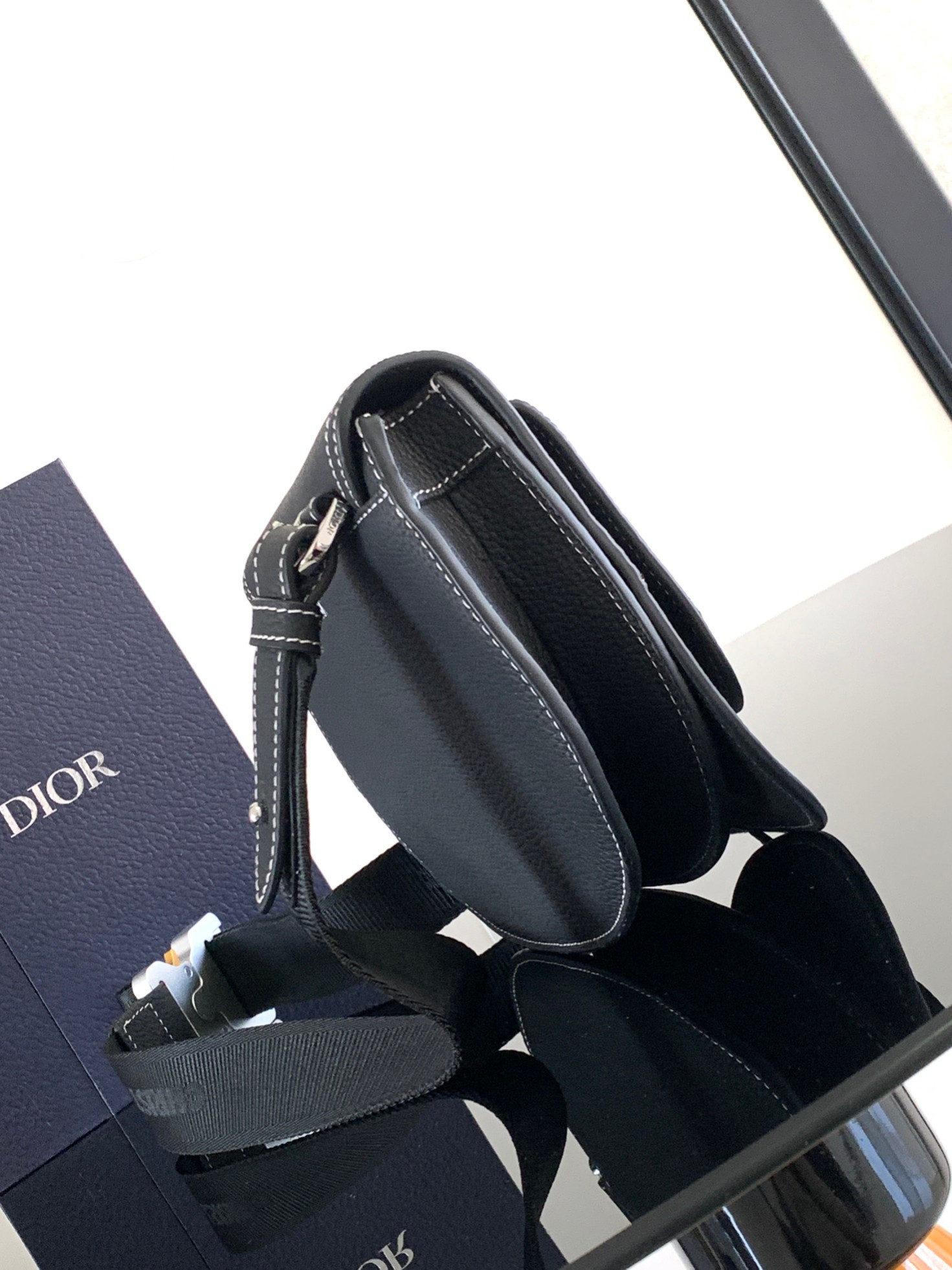 D*or saddle messenger bag 24 x 16.5 x 5.5 cm