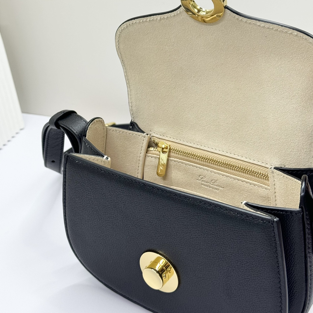 L**o p*ana mini ghiera bag 18x13x7 cm