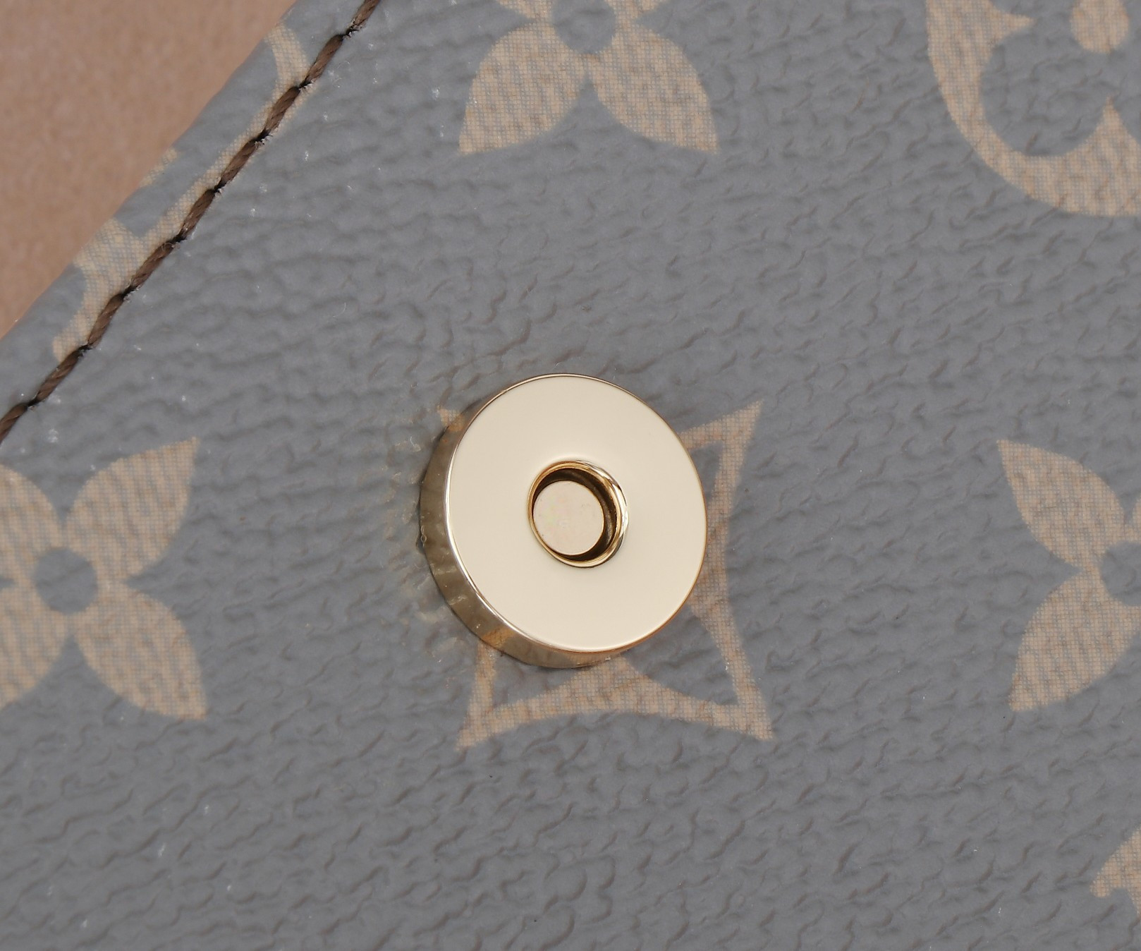 LV Wallet On Chain Ivy M12583 23.5x12x4.3CM