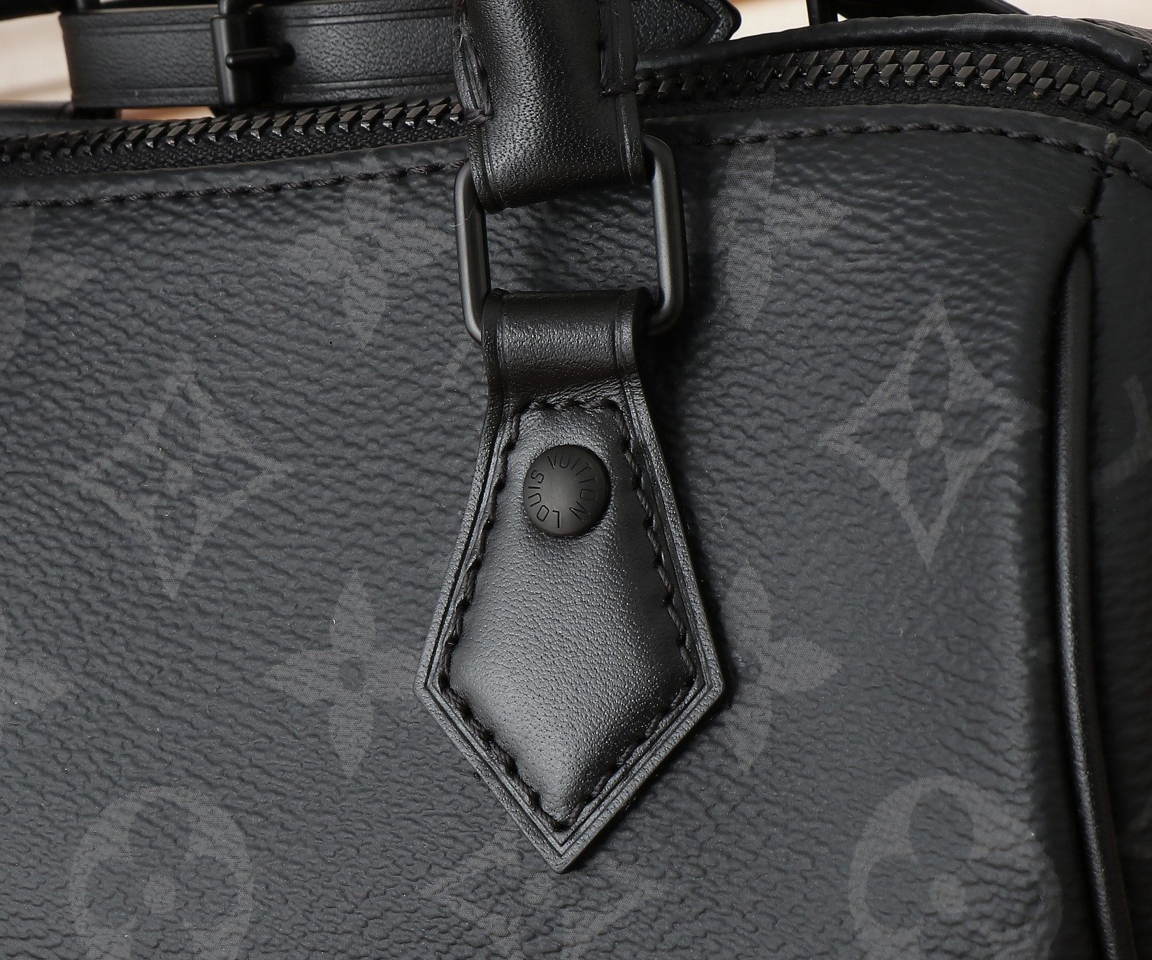 LV Speedy 18 M24606 18x12.5x11CM