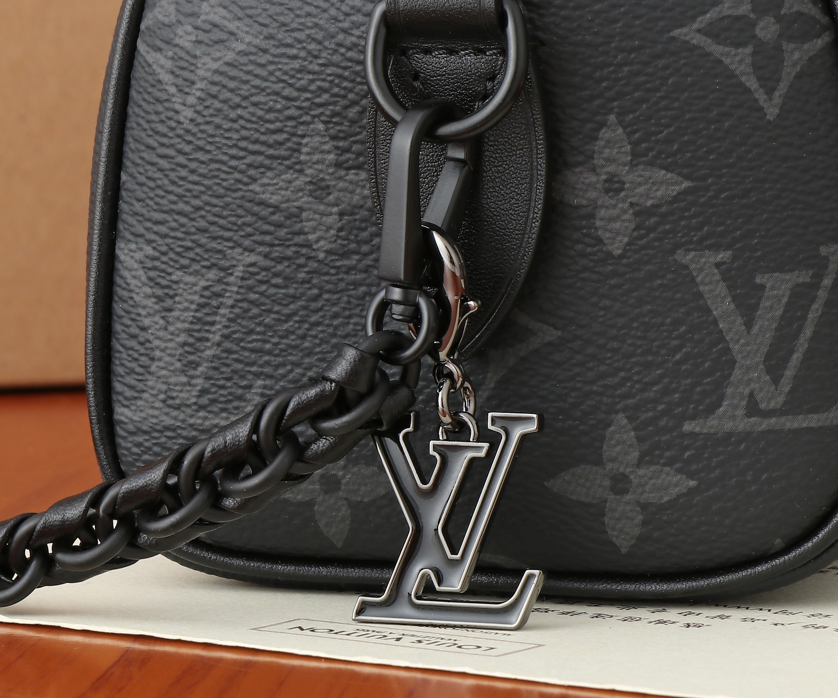 LV Speedy 18 M24606 18x12.5x11CM