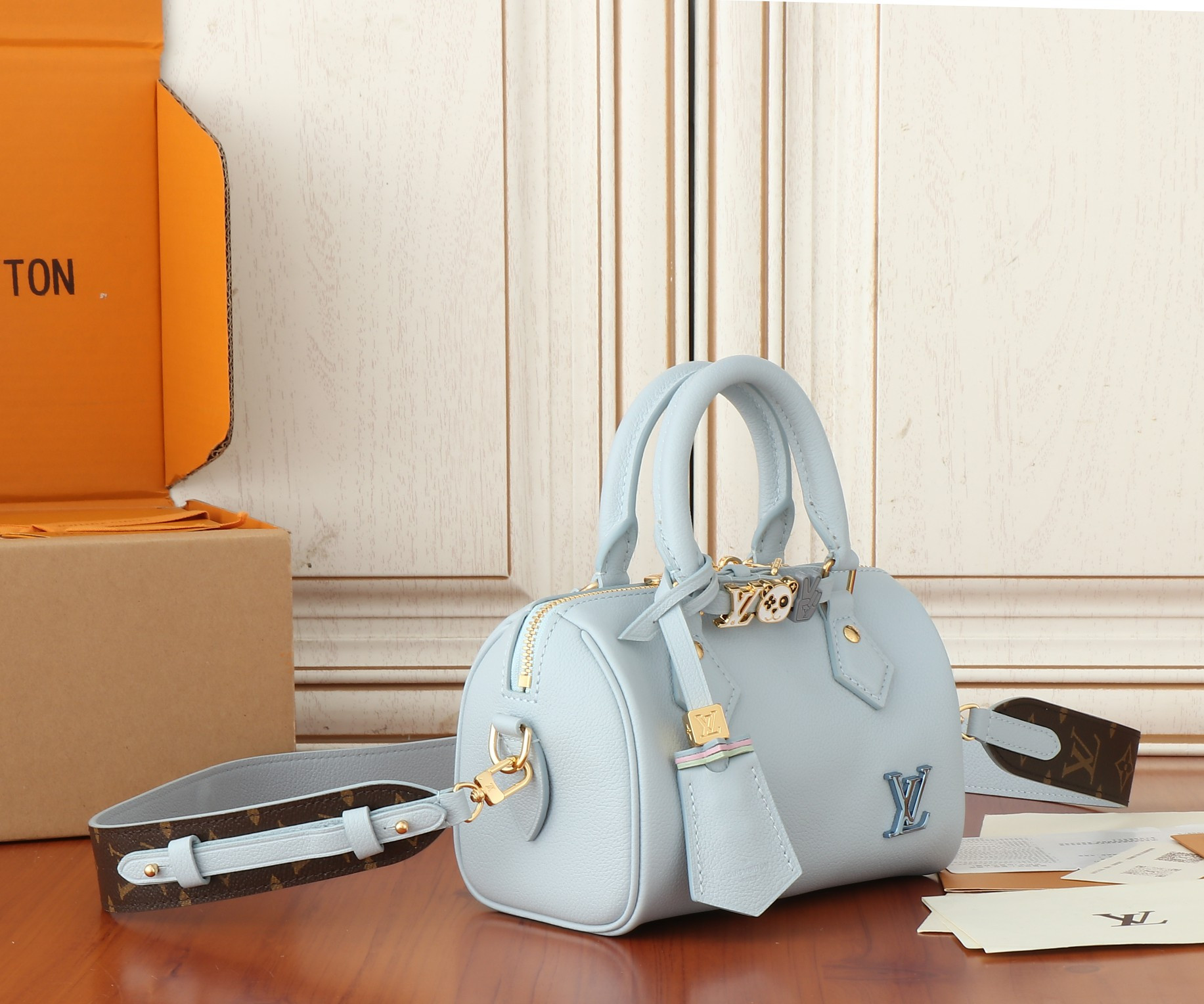 LV Speedy 18 M24604 18x12.5x11CM