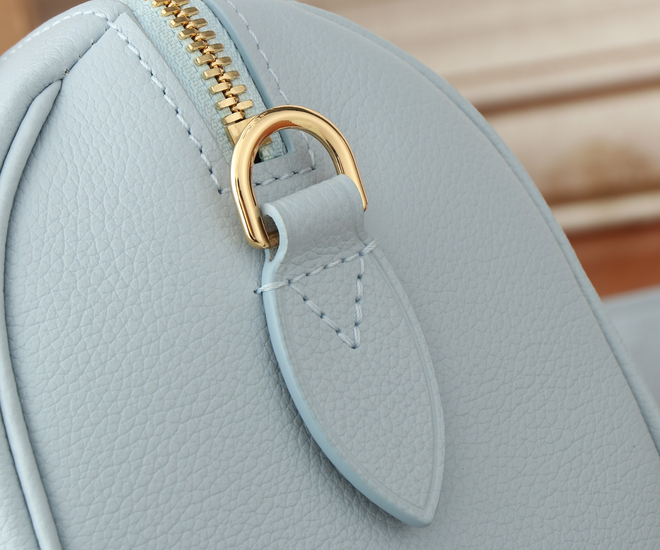 LV Speedy 18 M24604 18x12.5x11CM