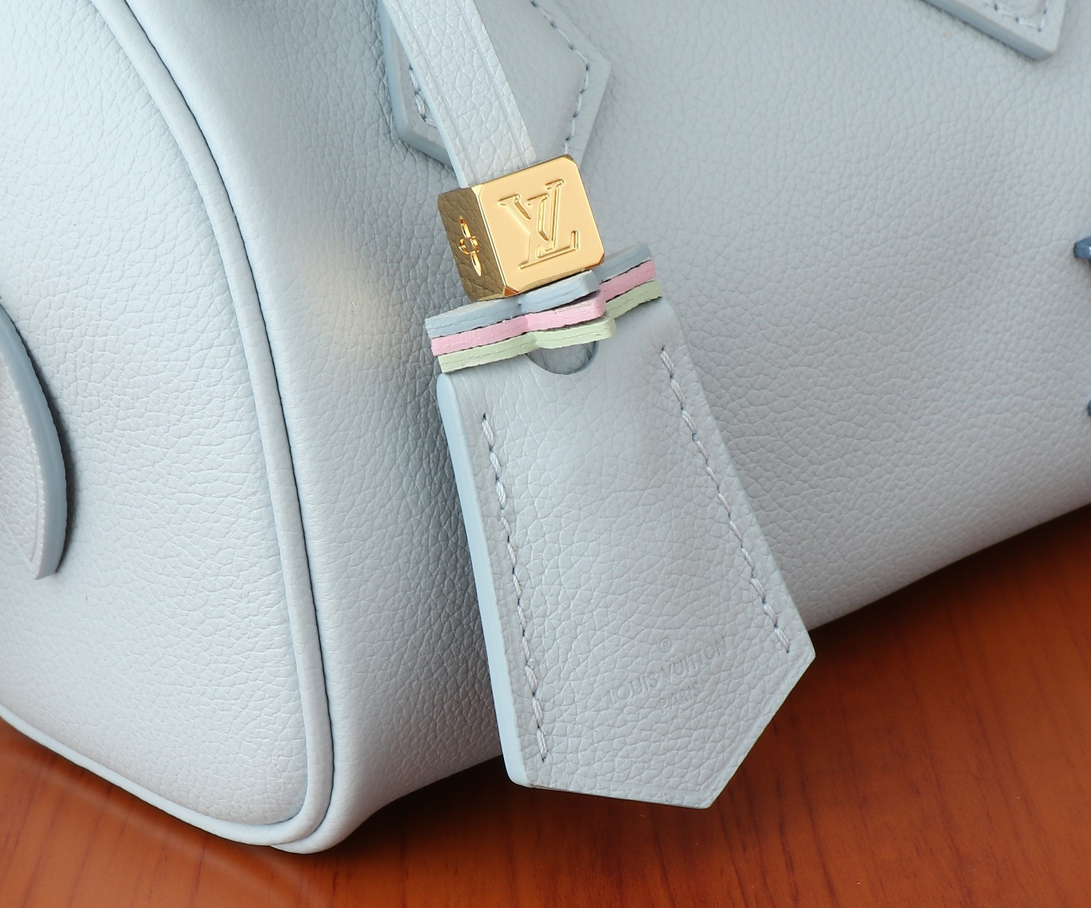 LV Speedy 18 M24604 18x12.5x11CM