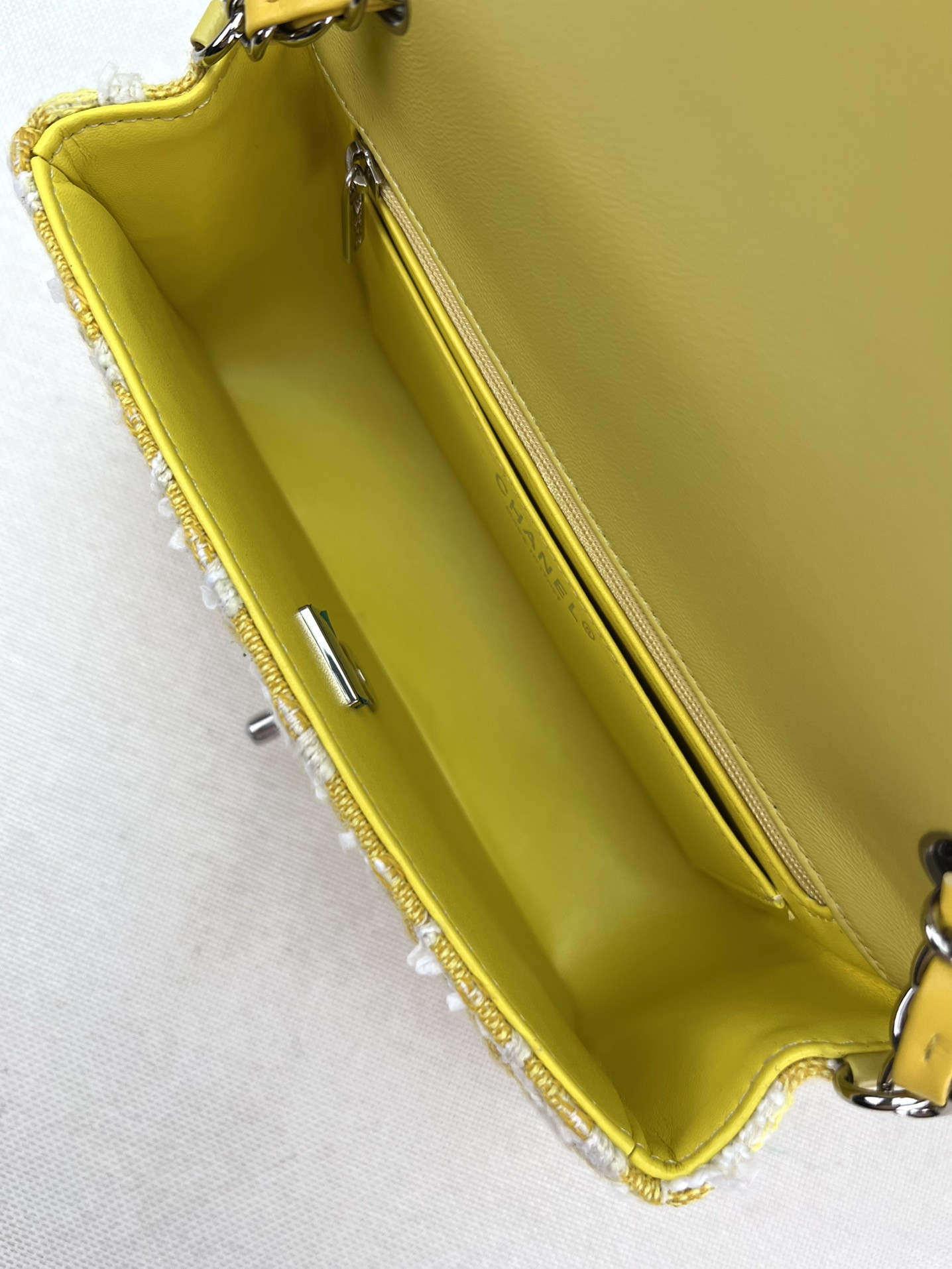 Ch*el classic flap bag 20cm