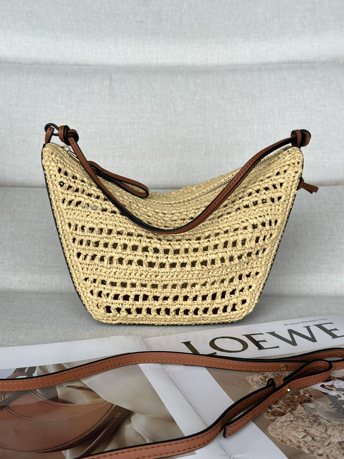 L0ew* mini hammock hobo in raffia and calfskin 28x17x9.5cm