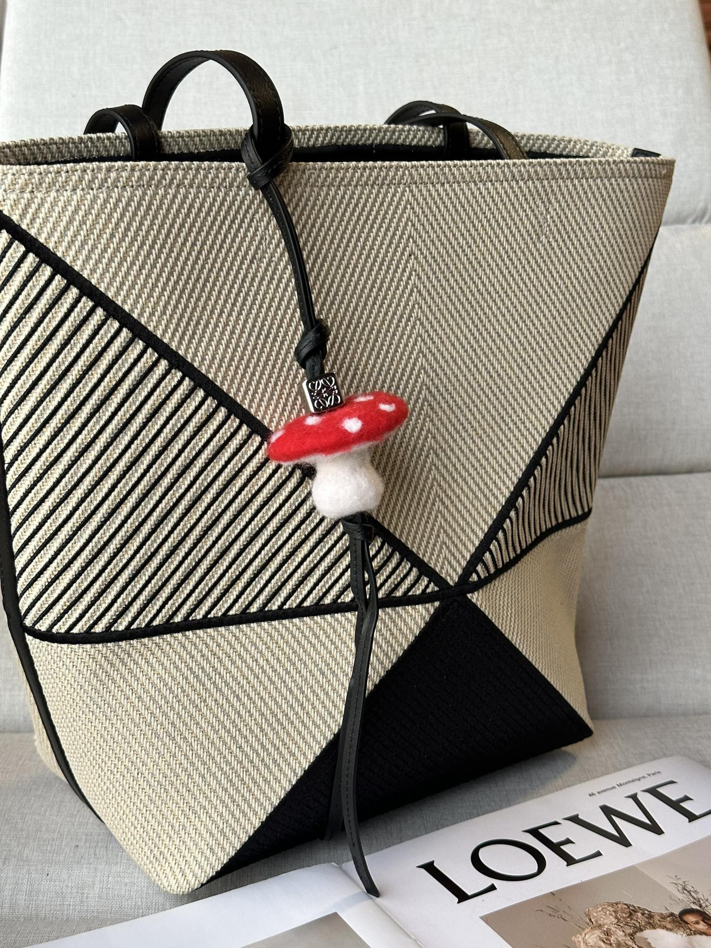 L0ew* puzzle fold tote 21x5.5x31cm