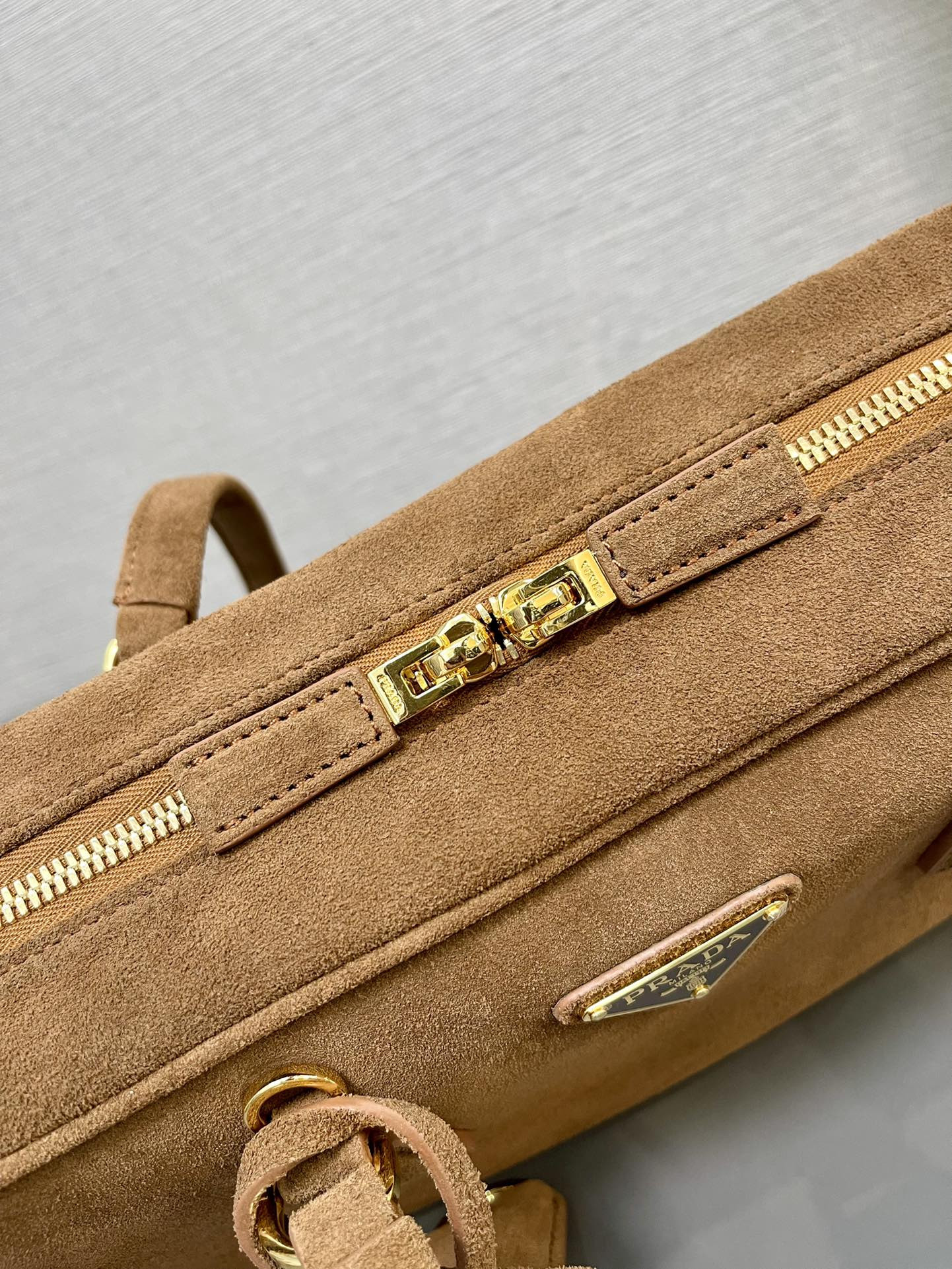 Pra*a re-edition 1978 handle bag 30x14x8.5cm