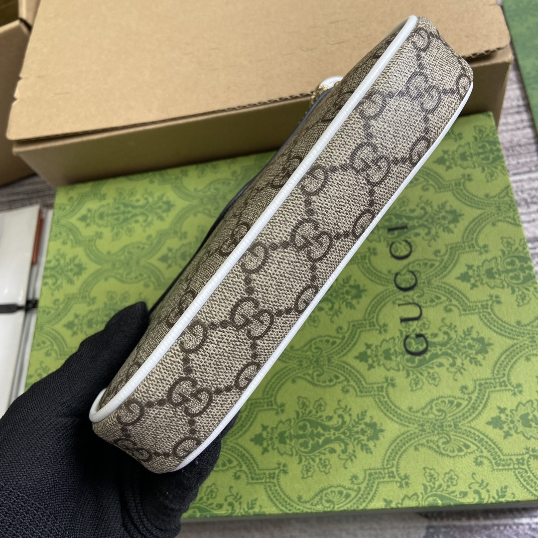 G*u*i x hattie stewart bag 10 x 19 x 3 cm