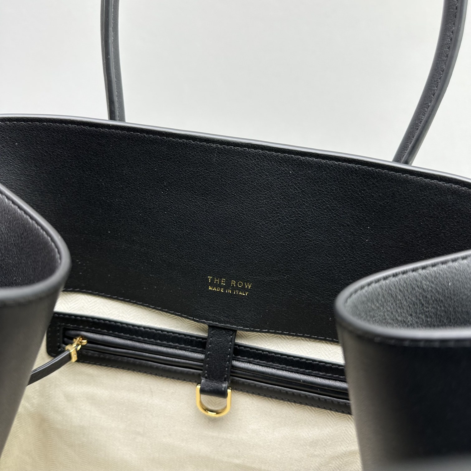 T*e R0w margaux 17 43x24x30cm