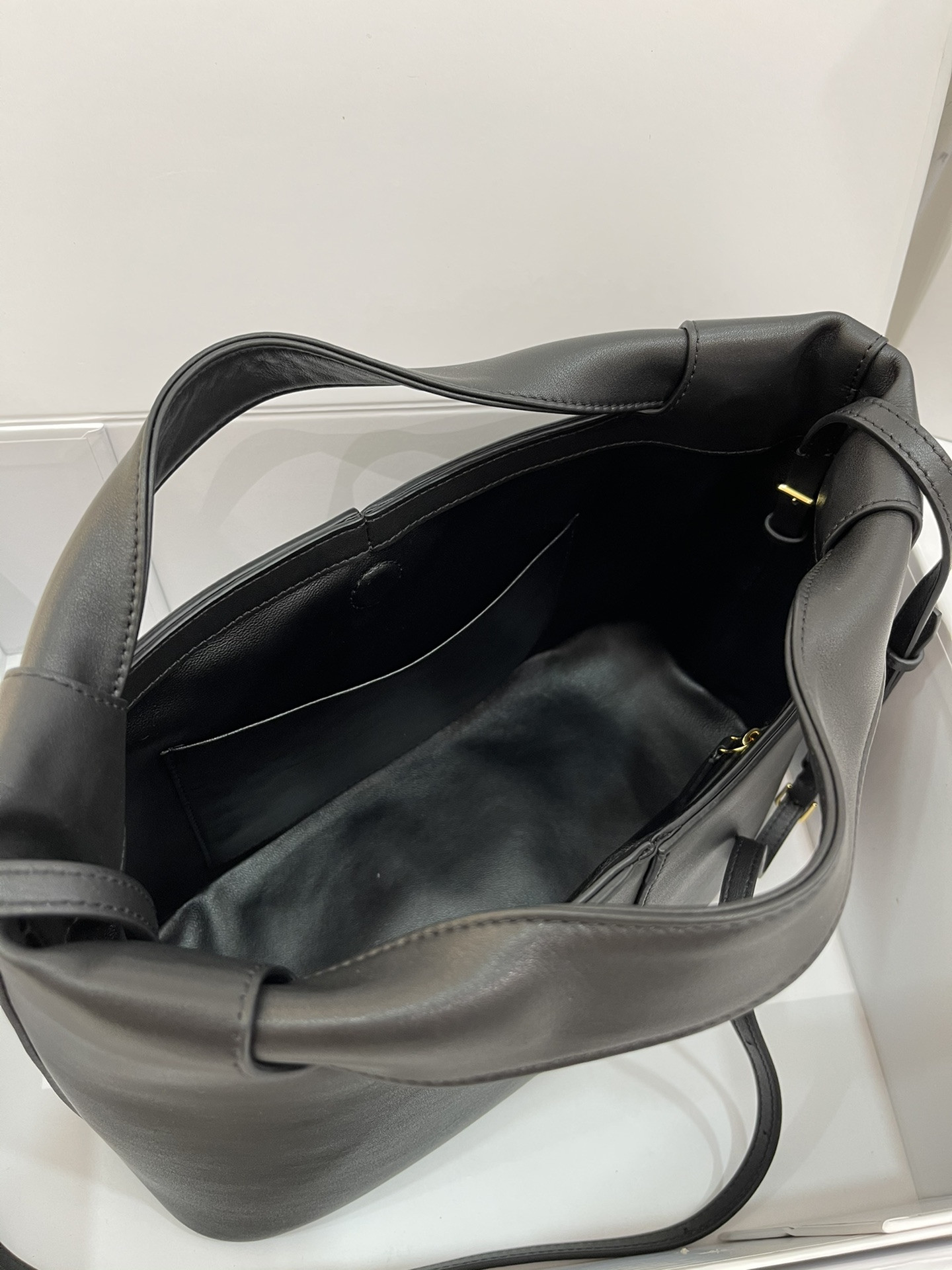 T*e R0w camdem 32x23x14cm