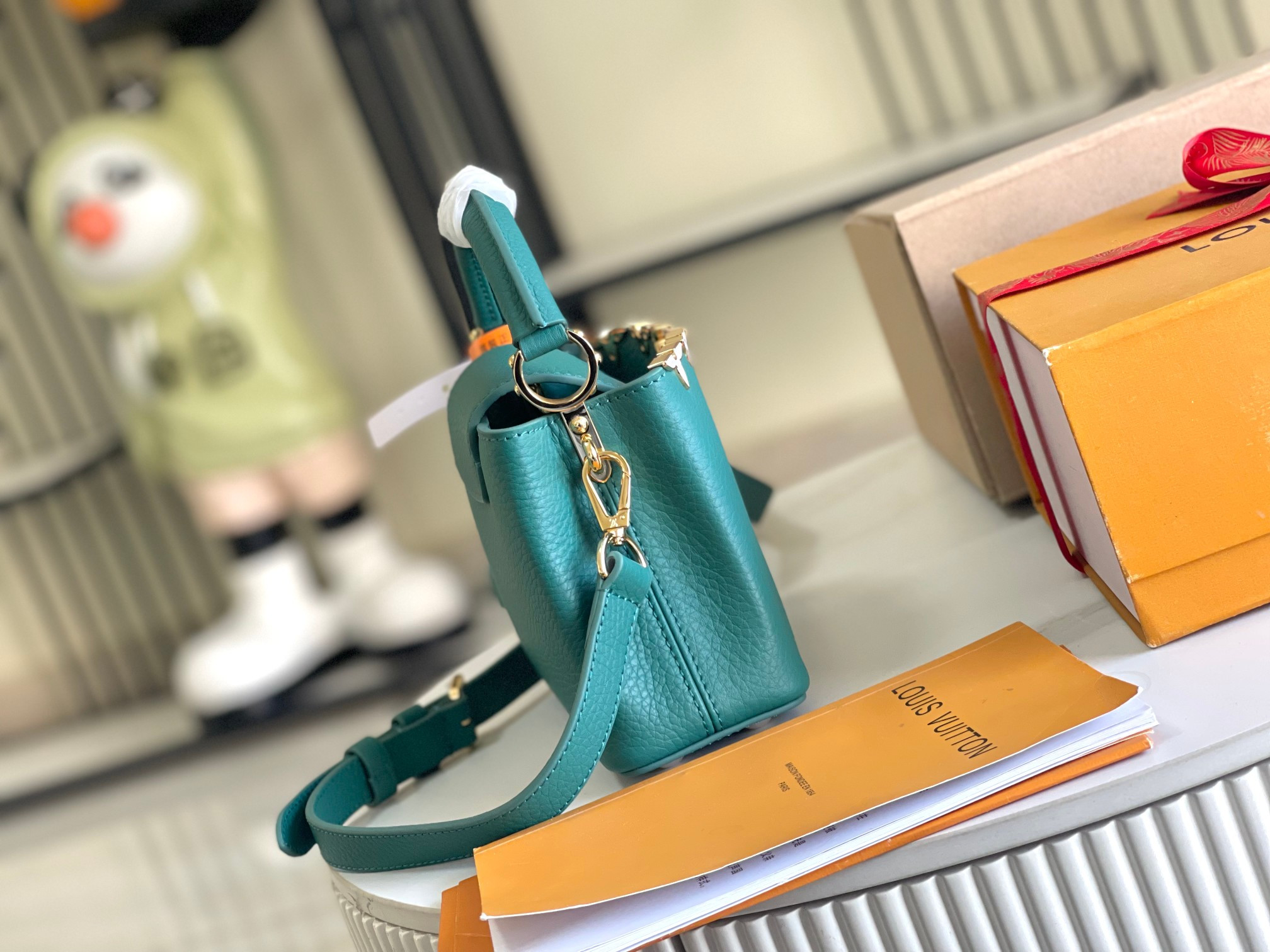 LV Capucines Flower Crown M23766 Taurillon 21x14x8cm