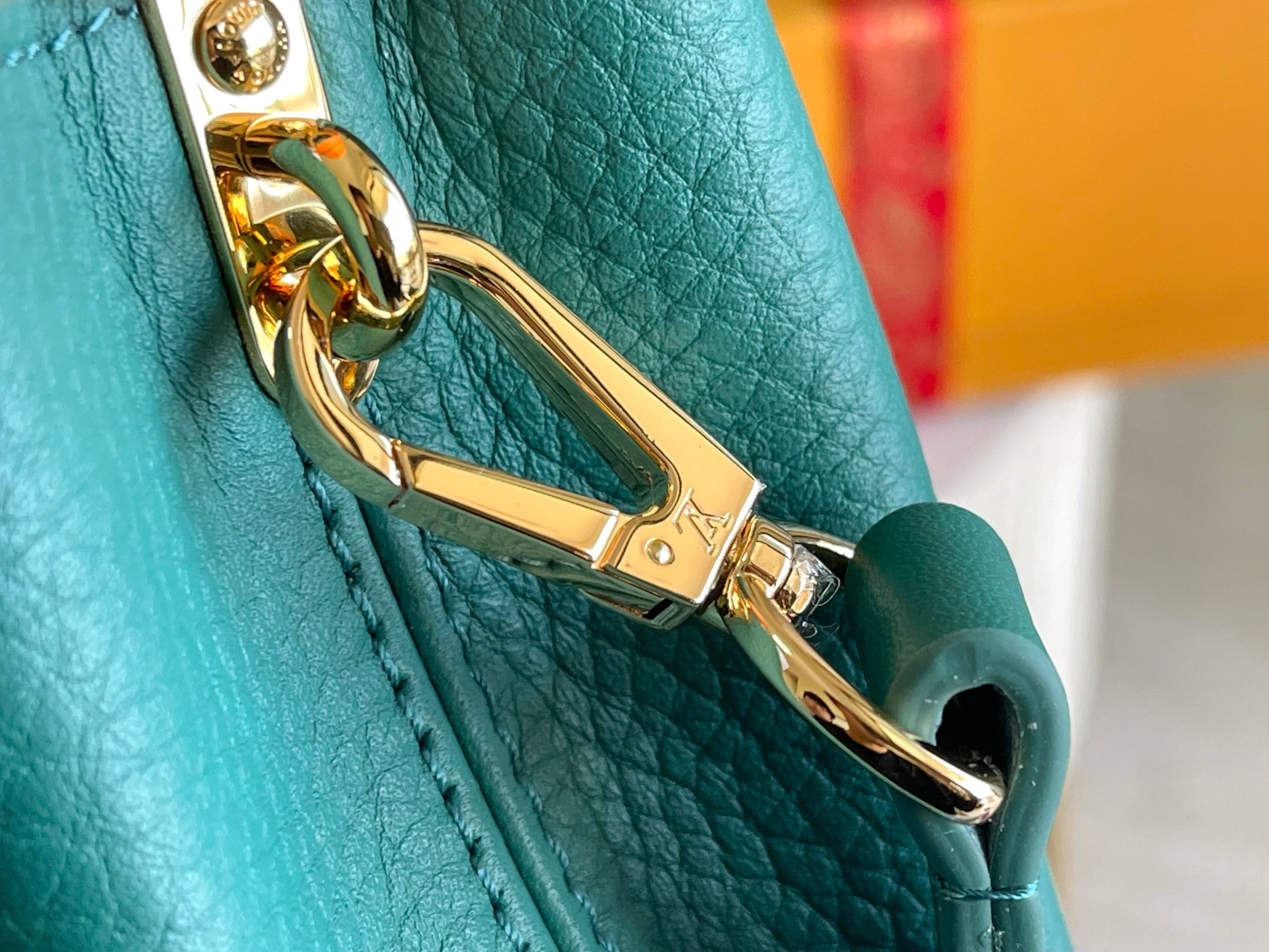 LV Capucines Flower Crown M23766 Taurillon 21x14x8cm