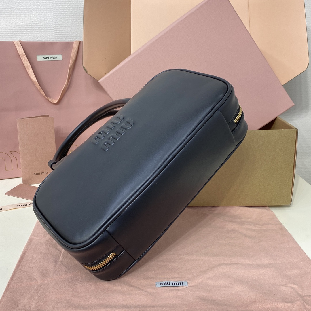 Miu Miu Beau naplak leather bag 29X17X9cm