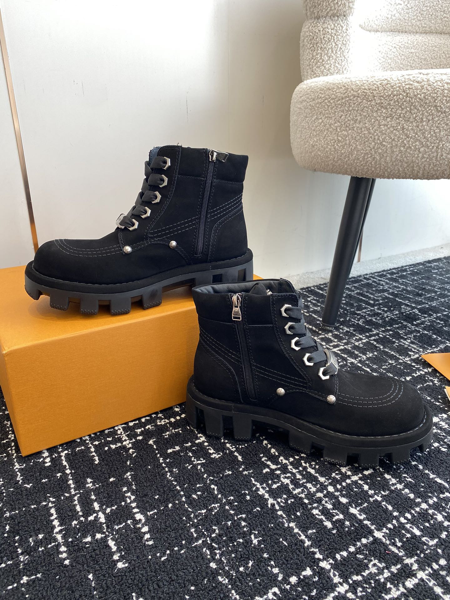 UA LV Boot