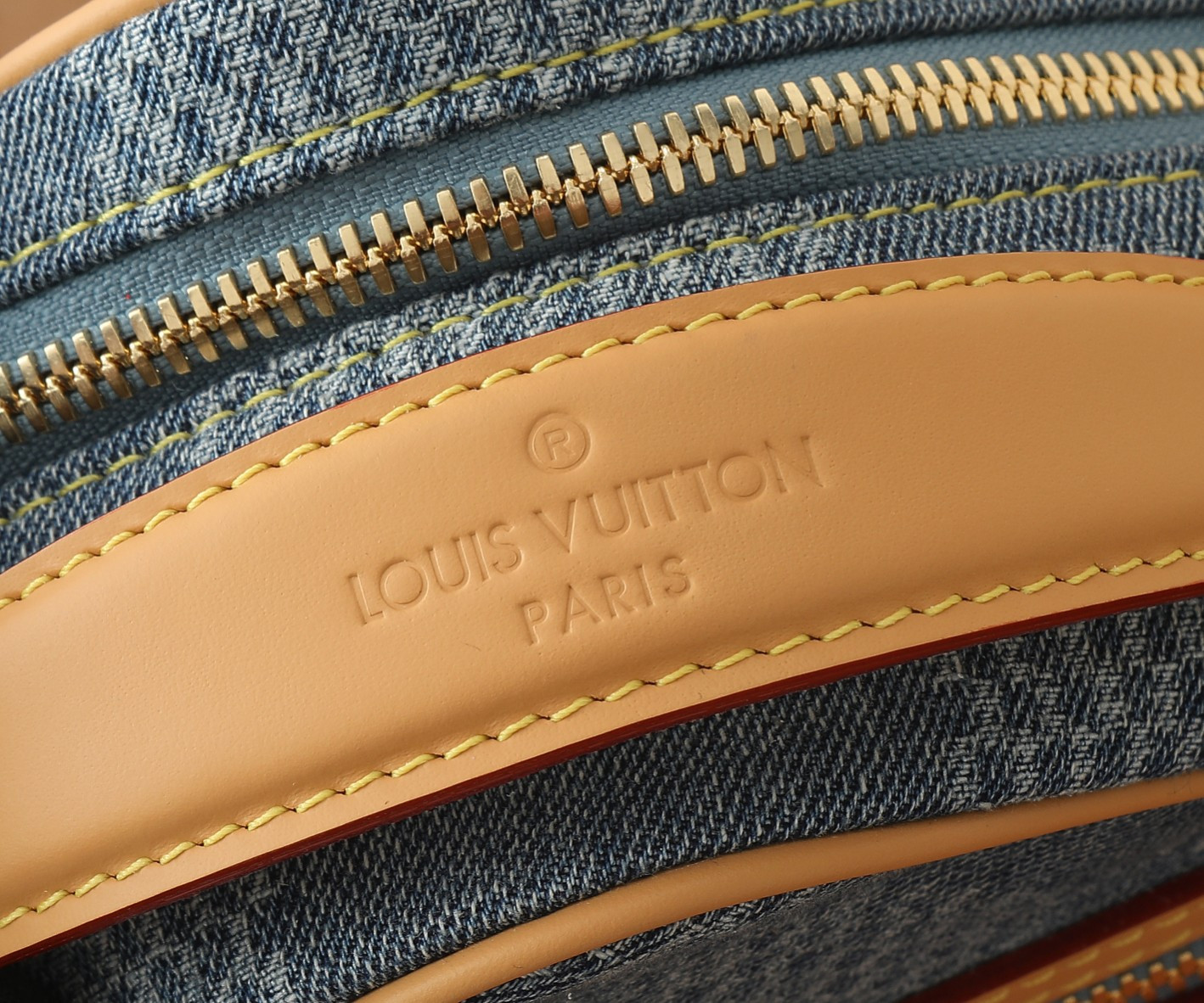 LV Chess Messenger N40706 24x24x8cm