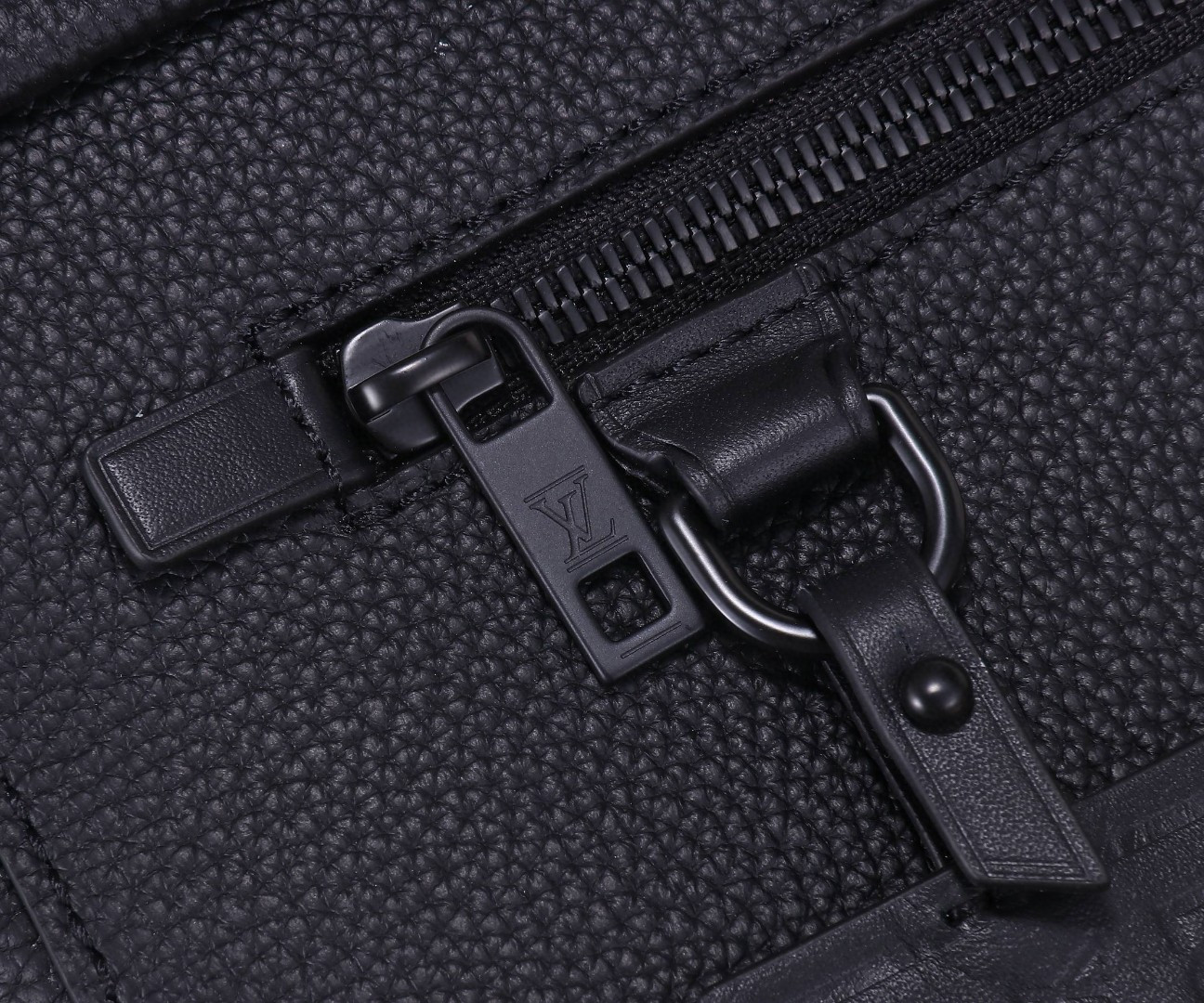 LV Fastline Backpack M21367 30x40x11cm