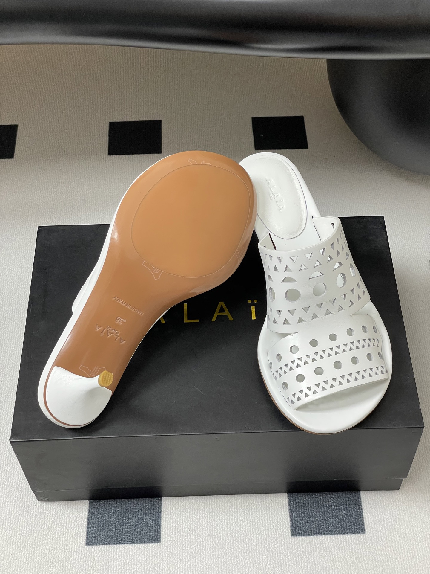 UA Alaia Heeled slippers 5.5cm Heel(Customized Size 7-10 days production time)