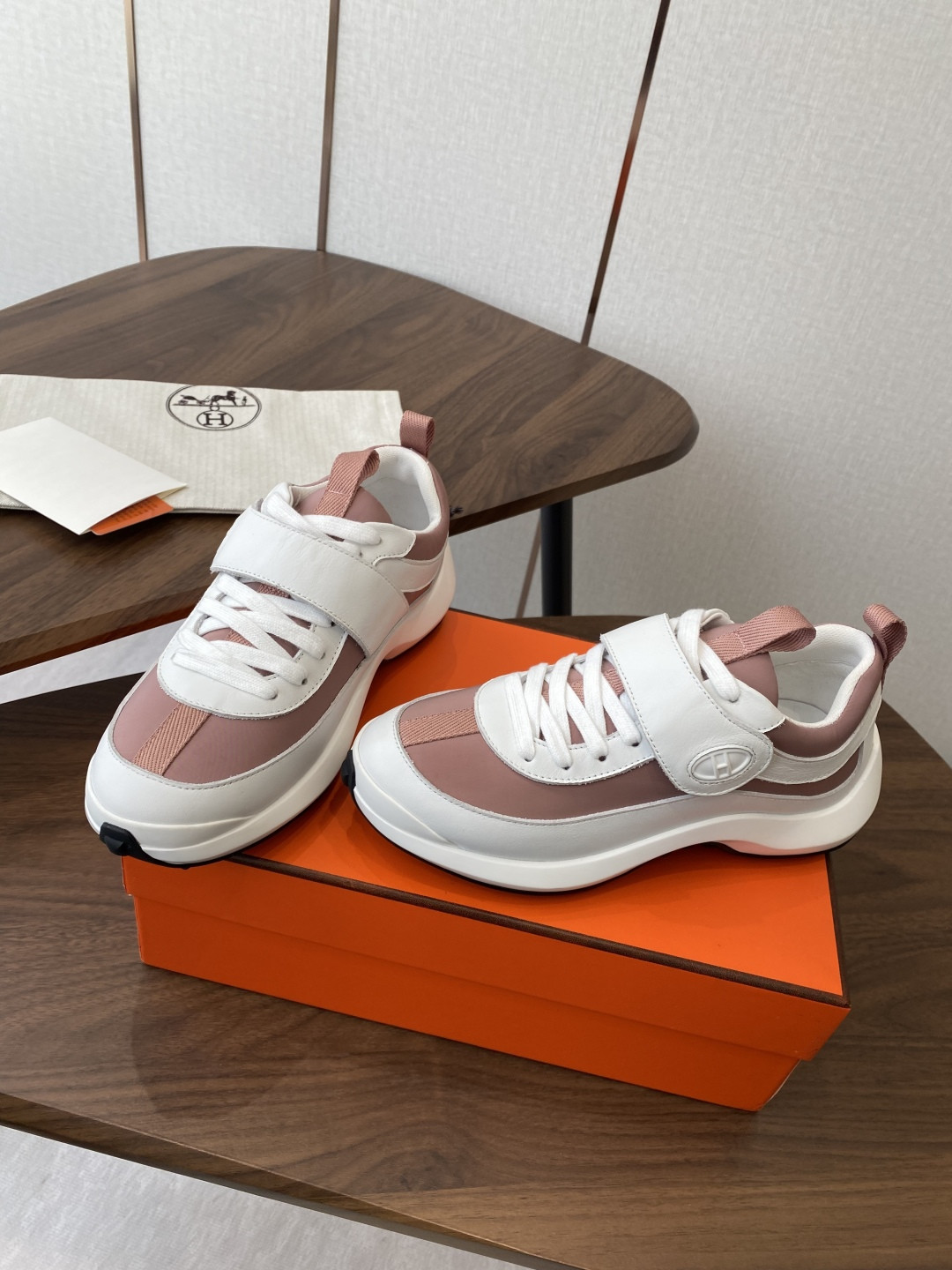 UA Hermès Loop Sneaker